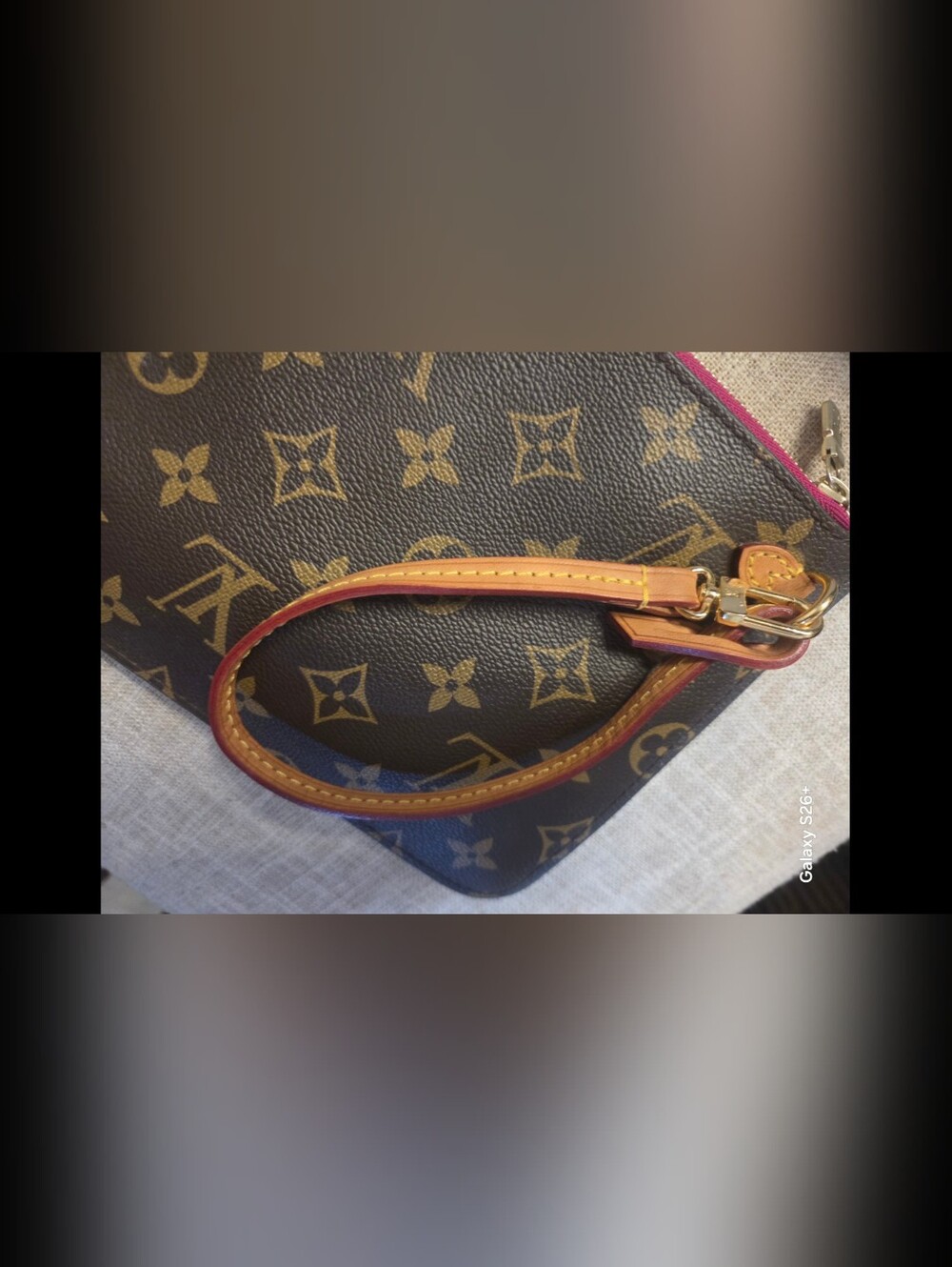 Designer Clutch - Picture 4 of 6